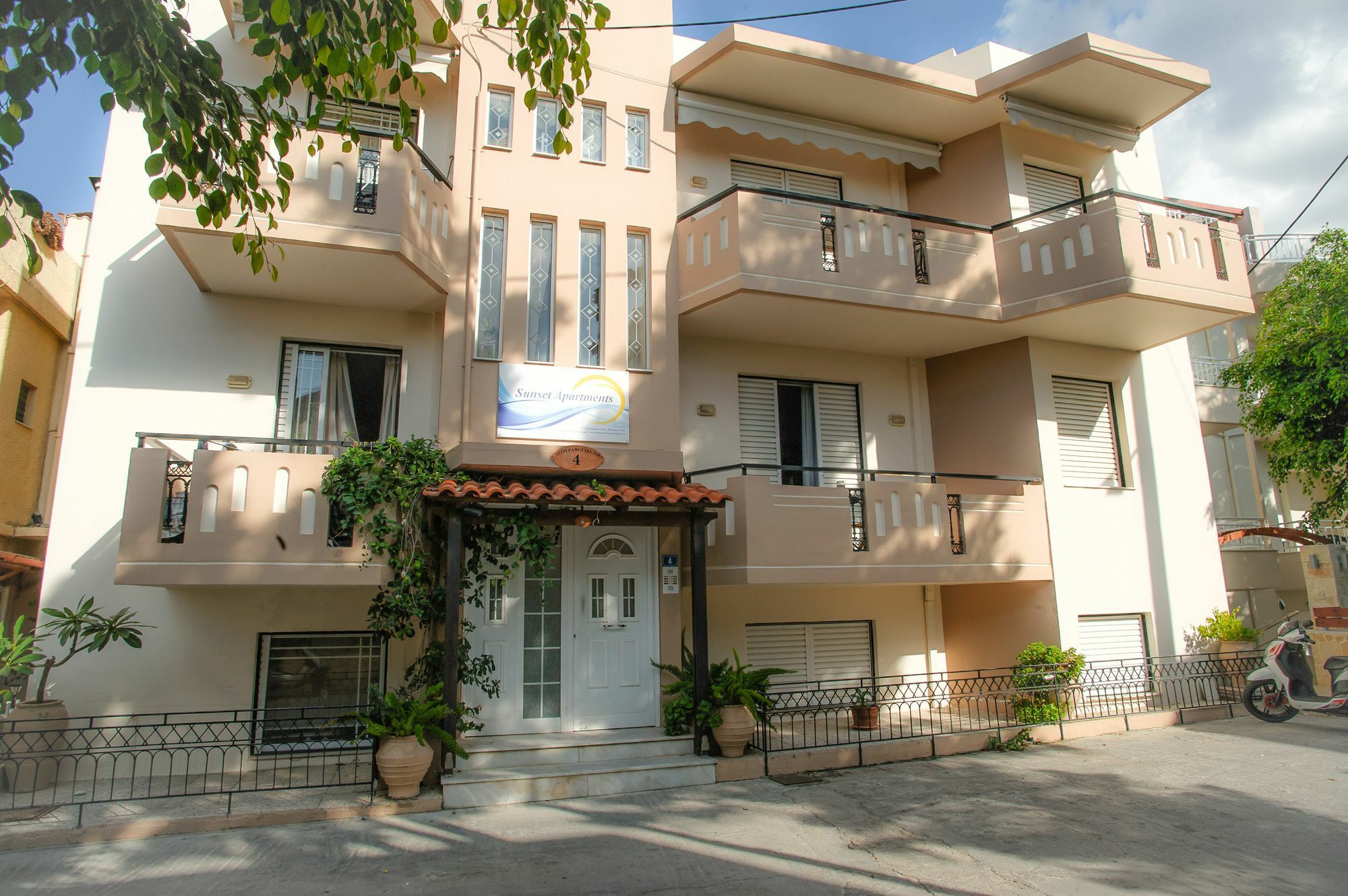 Sunset Seaside Apartments & Studios Ретимно Экстерьер фото